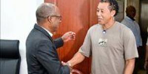 رئيس وزارء الرأس الأخضر يكرم مدرب المنتخب بعد حصوله علي جائزة الأفضل في إفريقيا - تواصل نيوز