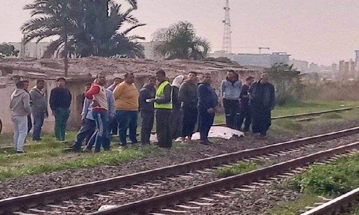 جثة شاب على شريط السكة الحديد بالقليوبية.. والتحريات: «وقع من القطار»
