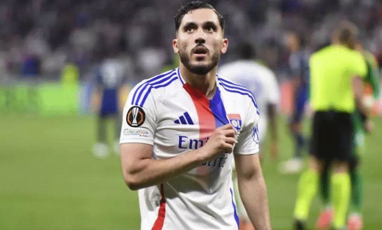 ريان شرقي يقترب من مانشستر سيتي في صفقة كبرى قبل كأس العالم للأندية