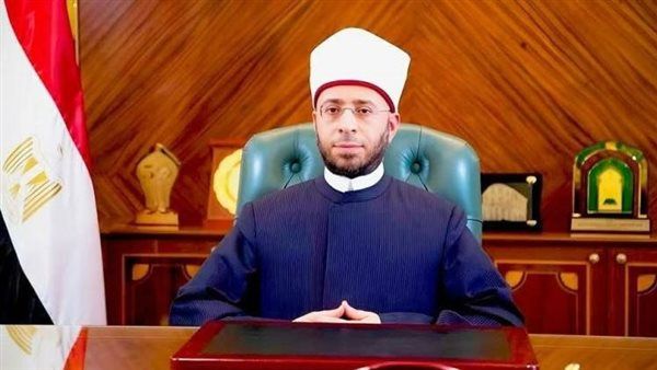 وزير الأوقاف يهنئ
