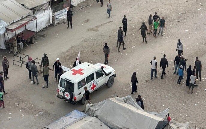 القاهرة الإخبارية: نقل المحتجزين الإسرائيليين إلى قاعدة رعيم القاهرة الإخبارية: نقل المحتجزين الإسرائيليين إلى قاعدة رعيم