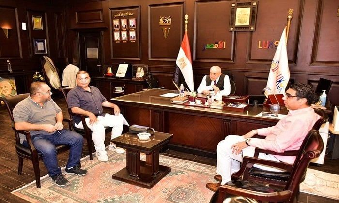محافظ الأقصر يوجه بسرعة توصيل الغاز ورصف طريق «أرمنت - الوابورات» محافظ الأقصر يوجه بسرعة توصيل الغاز ورصف طريق «أرمنت - الوابورات»