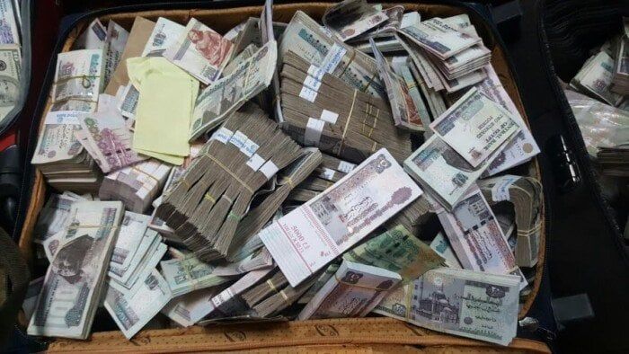 اشتروا بأموال المخدرات أراضي.. الداخلية تضبط 5 عناصر إجرامية غسلوا 50 مليون جنيه اشتروا بأموال المخدرات أراضي.. الداخلية تضبط 5 عناصر إجرامية غسلوا 50 مليون جنيه
