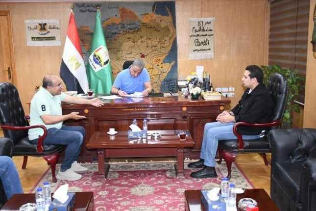 محافظ الفيوم يلتقي أعضاء مجلسي النواب والشيوخ لبحث مطالب المواطنين محافظ الفيوم يلتقي أعضاء مجلسي النواب والشيوخ لبحث مطالب المواطنين