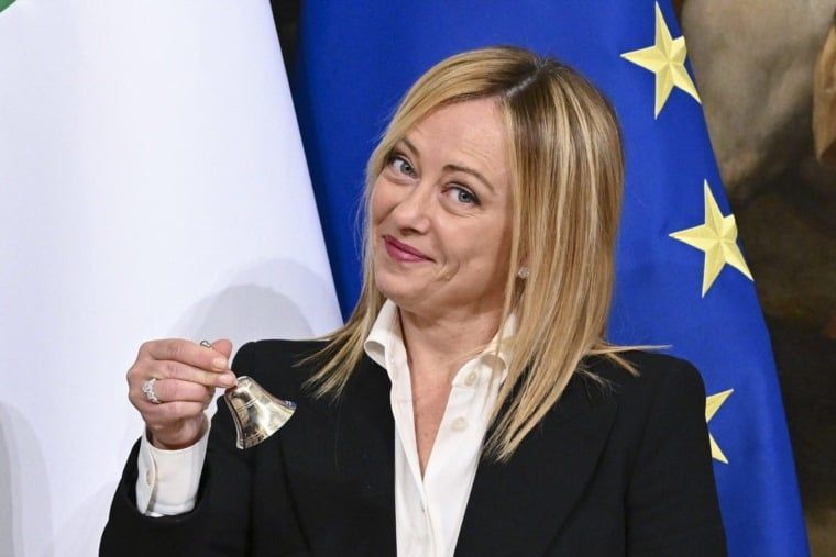 5db8da04d0.jpg