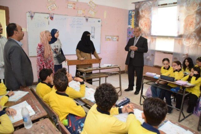 مدير تعليم بورسعيد للطلاب: اعتمدوا على أنفسكم ووداعًا للدروس الخصوصية المهدرة للمال والوقت مدير تعليم بورسعيد للطلاب: اعتمدوا على أنفسكم ووداعًا للدروس الخصوصية المهدرة للمال والوقت
