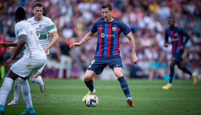 برشلونة يعلن إصابة مهاجمه روبرت ليفاندوفسكي برشلونة يعلن إصابة مهاجمه روبرت ليفاندوفسكي