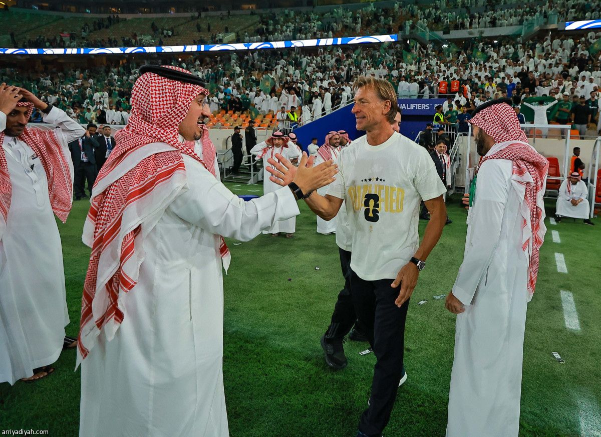 الوزير يحتفي