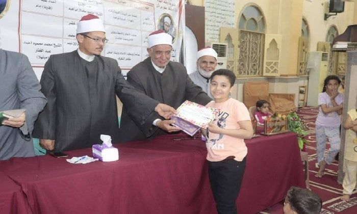 مدير أوقاف الفيوم يكرم الأطفال المتميزين في حفظ القرآن وأبطال القوات المسلحة مدير أوقاف الفيوم يكرم الأطفال المتميزين في حفظ القرآن وأبطال القوات المسلحة