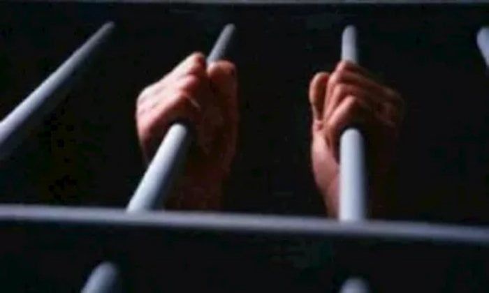 فرص عمل بالخارج مزيفة.. حبس المتهم بالنصب على المواطنين بالقاهرة فرص عمل بالخارج مزيفة.. حبس المتهم بالنصب على المواطنين بالقاهرة