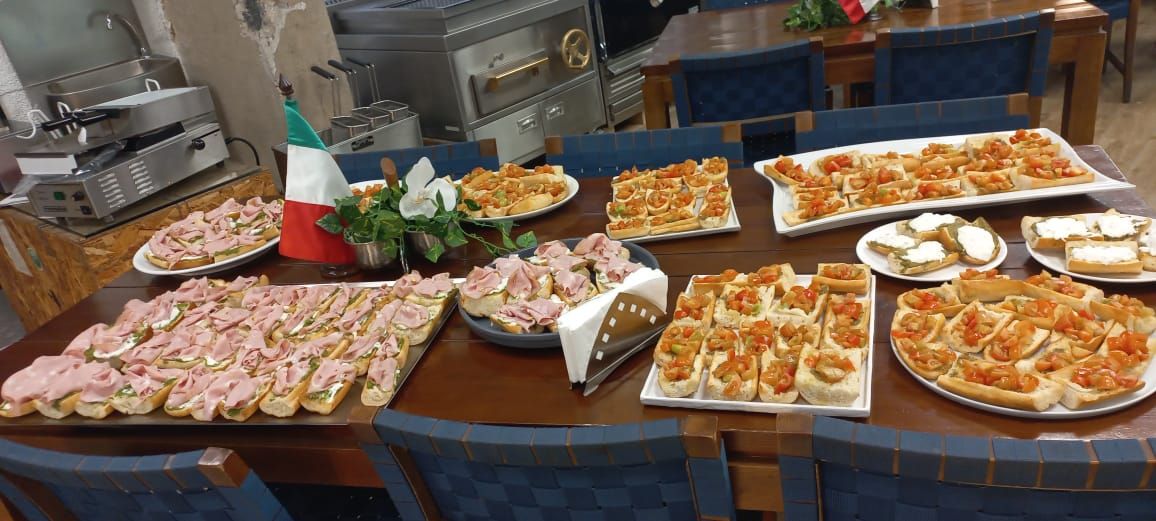 مقبلات خاصة بالمناسبة (النهار)