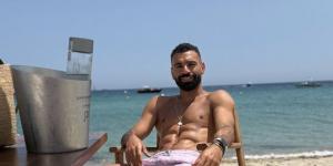 بعد التتويج بالدورى الإنجليزى.. محمد صلاح يقضى أجازته على البحر - تواصل نيوز