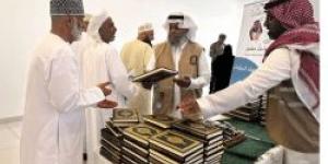 توزيع هدية خادم الحرمين من المصاحف على الحجاج عبر منفذ الرقعي - تواصل نيوز
