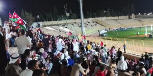 احتفالات الكرك بالمناسبات الوطنية تشهد حضورًا جماهيريًا كبيرًا في ملعب الأمير فيصل الرياضي - تواصل نيوز