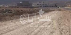 بالفيديو .. أهالي "حي البقعة الغربي" في البترا يشتكون ضعف الخدمات وغياب المياه والطرق المعبدة - تواصل نيوز