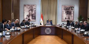 رئيس الوزراء يتابع إجراءات التوسع في مشروعات تحلية مياه البحر - تواصل نيوز