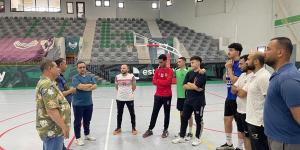 مدير عام الشباب والرياضة بالقليوبية يتفقد تدريبات منتخب كره اليد استعدادا للمباراه النهائيه لدوري مراكز الشباب - تواصل نيوز
