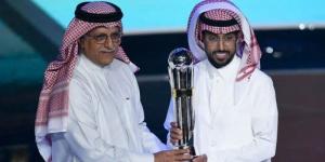 سالم الدوسري يتوج بجائزة أفضل لاعب في آسيا - صحيفة تواصل