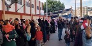 سيدات بورسعيد يرفعن علم مصر وسط إقبال متزايد في لجنة اليرموك الابتدائية - تواصل نيوز