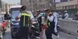 السجن 3 سنوات للسائح الخليجي المتهم باستعراض القوة والتعدي على الأمن أعلى كوبري أكتوبر - تواصل نيوز