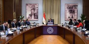 رئيس الوزراء يُتابع الموقف التنفيذي لمشروعات الطاقة الجديدة والمتجددة - تواصل نيوز