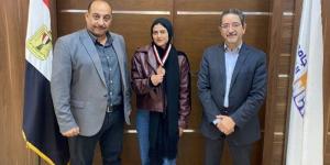 جامعة القاهرة الجديدة التكنولوجية تهنئ الطالبة رنا علام لفوزها في بطولة الملاكمة لجامعات القطاع الخامس - تواصل نيوز
