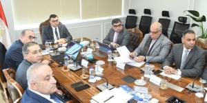 وزير الإسكان يبحث تطوير منظومة النقل الداخلي بعددٍ من المدن الجديدة - تواصل نيوز