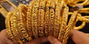 الذهب يواصل الصعود مع بداية العام.. وعيار 21 يسجل 5840 جنيها بعد مكاسب قياسية في 2025 - تواصل نيوز