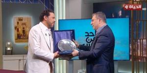 حمزة العيلي يكشف أصعب أدواره الفنية وعمرو الليثي يهديه تكريم «المتحدة».. فيديو - تواصل نيوز