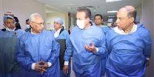 وزير الصحة يتفقد مستشفى الكبد والجهاز الهضمي والمستشفى الثلاثي الجامعي بجامعة المنيا - تواصل نيوز
