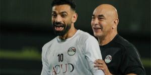 حسام حسن يهنئ محمد صلاح بعد هاتريك جالطة سراي - تواصل نيوز