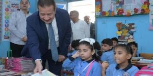 محافظ بورسعيد يتفقد عدداً من المدارس لمتابعة انتظام العملية التعليمية - تواصل نيوز