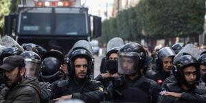 تونس.. توقيف 15 ناشطاً بـ "أسطول الصمود" إثر مسيرة المطالبة بالإفراج عن موقوفي الهيئة - تواصل نيوز
