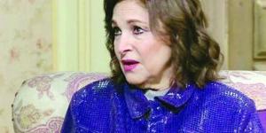 النجمة القديرة نادية رشاد تعلن الاعتزال النهائي وتطالب زملائها بوقف الاتصالات - تواصل نيوز