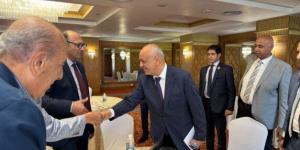 مصطفى بكري يناقش تحسين أجور أعضاء هيئة التدريس في ملتقى عين شمس - تواصل نيوز