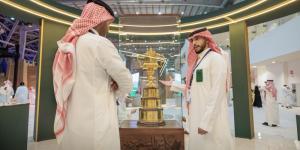 «كأس السعودية».. الجائزة الأغلى عالميًا تتألق في معرض الصقور والصيد - تواصل نيوز
