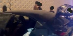 تصادم سيارتين داخل نفق بالقاهرة الجديدة وإصابة السائقين - تواصل نيوز