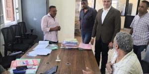 شاهد على إصدار أول ترخيص، نائب محافظ دمياط يتابع التشغيل التجريبي لمركز خدمات الوسطاني - تواصل نيوز