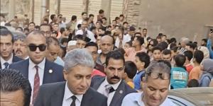 بالزغاريد والهتافات، أهالي الغربية يستقبلون وزير السياحة عقب ظهور تمثال رمسيس الثاني (فيديو) - تواصل نيوز