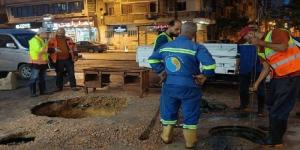 هبوط أرضي بشارع مجد العرب في سيدي بشر بالإسكندرية.. والتحرك لإصلاح تسريب الصرف الصحي - تواصل نيوز
