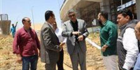 محافظ الجيزة يتابع الاستعدادات في محيط مطار سفنكس والطرق المؤدية الي المتحف المصري الكبير - تواصل نيوز