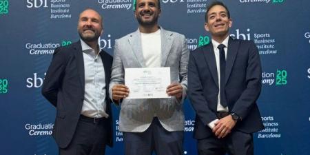 الكويت.. الكابتن سعود المجمد يحصل على درجة الماجستير في إدارة أعمال كرة القدم من برشلونة - تواصل نيوز