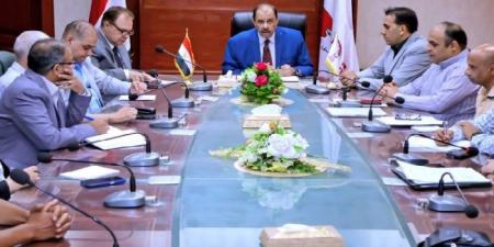 شاهد الان - محافظ سوهاج يعقد اجتماعًا لوضع خطط تشغيل الأسواق الحضرية الجديدة - تواصل نيوز