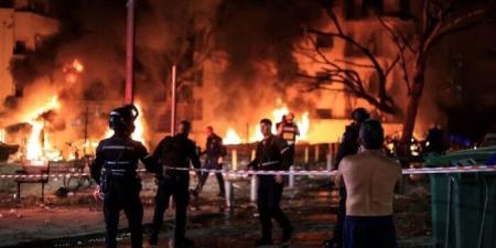 شاهد الان - جيش الاحتلال يمنع نشر معلومات أو لقطات للقصف الإيراني وسط أنباء عن استهداف مقرات حساسة - تواصل نيوز