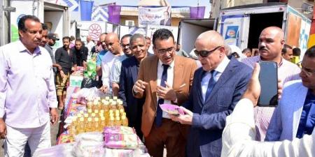 محافظ الأقصر يفتتح سوق اليوم الواحد ويمده ليوم آخر - تواصل نيوز