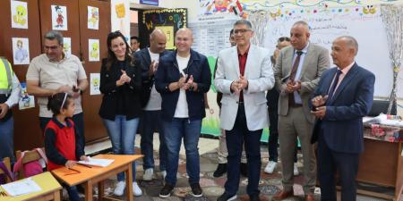 محافظ الجيزة يتفقد مدرسة المناجم الابتدائية بالواحات البحرية - صحيفة تواصل
