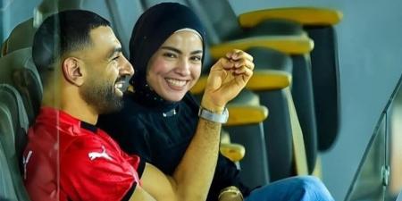 زوجة محمد صلاح تثير تفاعلاً واسعاً بحقيبة يد قيمتها 90 ألف دولار - صحيفة تواصل