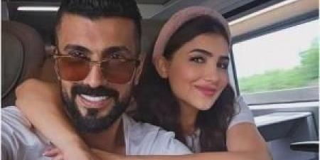 تصدرت المنصات .. ماذا اهدى محمد سامي لمي عمر؟ صور - تواصل نيوز