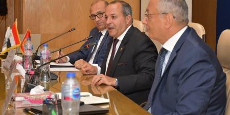 ورشة عمل بعنوان الطريق إلى الأسواق العالمية بالغرفة التجارية - صحيفة تواصل