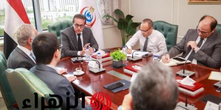 وزير الصحة يجري مباحثات مع تكنوويف وميدبوت لإنشاء مراكز تدريب للجراحة الروبوتية في مصر! - تواصل نيوز